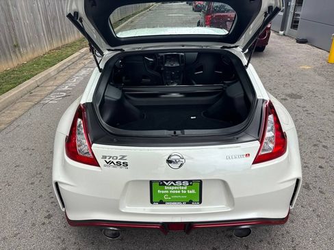 Used 2019 Nissan 370Z NISMO RWD image 32