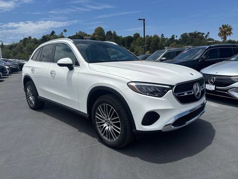 Used 2026 Mercedes-Benz GLC 300 4MATIC image 3