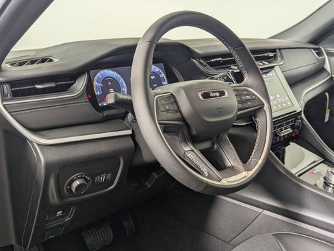 New 2025 Jeep Grand Cherokee L Altitude RWD image 13
