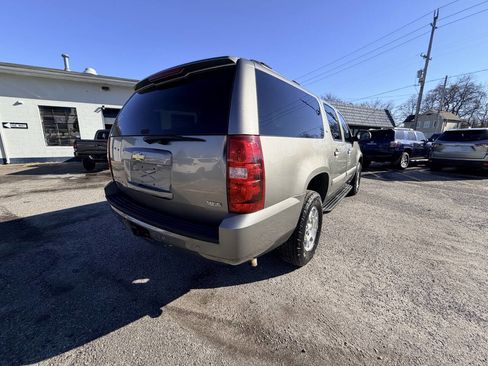 Used 2007 Chevrolet Suburban LT w/ LT Preferred Equipment Group image 12