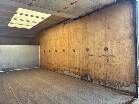 Used 2014 Chevrolet Express 3500 Extended RWD image 8
