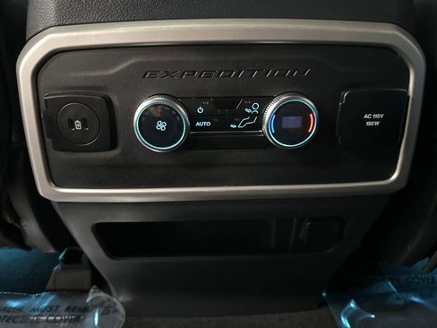 Used 2024 Ford Expedition XLT AWD/4WD image 36