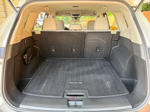 Used 2023 Nissan Rogue SV FWD image 32