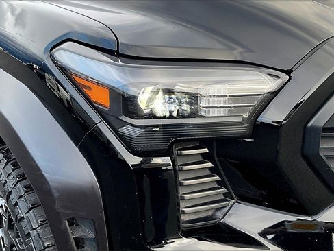 Used 2024 Toyota Tacoma TRD Off-Road image 30