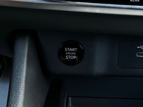 Used 2025 Nissan Rogue SV image 26