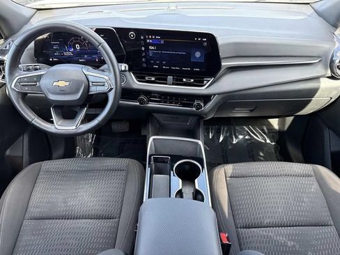 Used 2025 Chevrolet Equinox LT FWD image 22