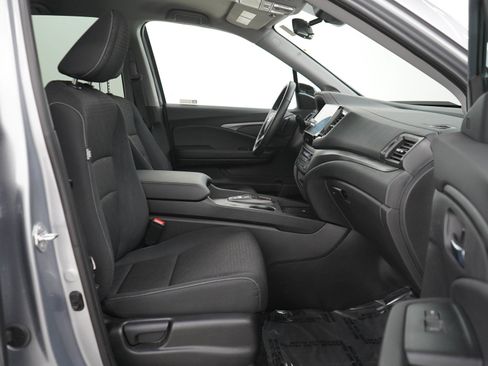 Used 2024 Honda Ridgeline Sport image 11