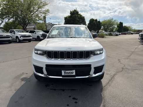 Used 2023 Jeep Grand Cherokee L Laredo AWD/4WD image 2