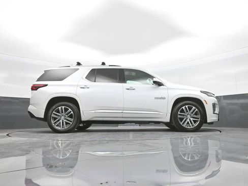Used 2023 Chevrolet Traverse High Country AWD/4WD image 46