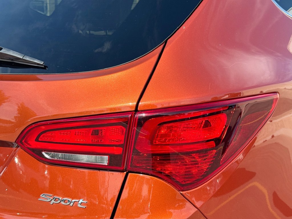 Used 2017 Hyundai Santa Fe Sport FWD image 31