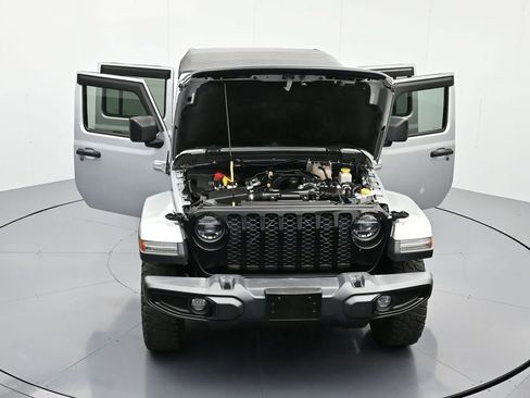 Certified 2022 Jeep Gladiator Willys image 44
