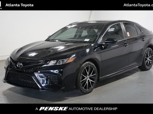 Used 2022 Toyota Camry SE FWD image 1
