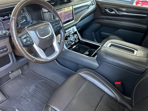 Used 2021 GMC Yukon Denali w/ Denali Premium Package AWD/4WD image 9