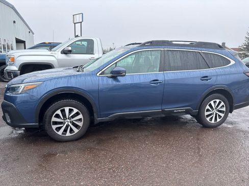 Used 2020 Subaru Outback Premium image 2