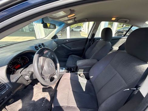 Used 2011 Nissan Altima 2.5 S FWD image 10
