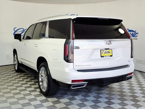 Used 2021 Cadillac Escalade Premium Luxury RWD image 2