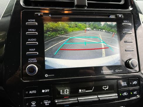 Used 2021 Toyota Prius Prime LE FWD image 18