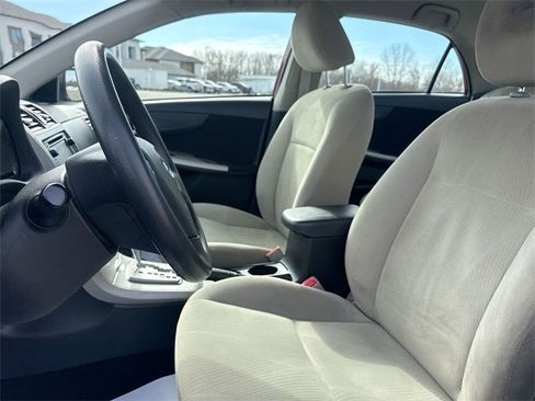 Used 2013 Toyota Corolla LE image 18