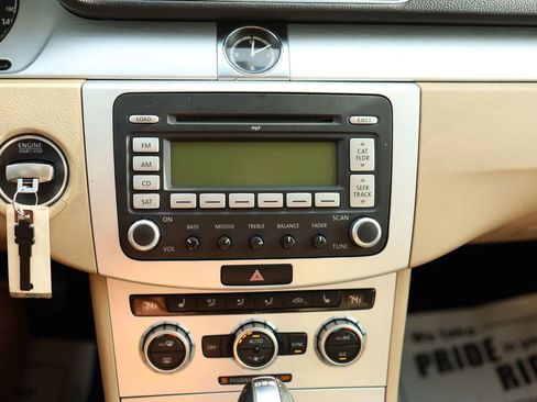 Used 2013 Volkswagen CC R-Line image 28