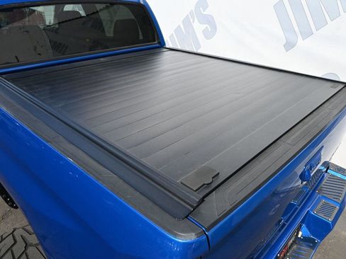 Used 2017 Toyota Tundra SR5 image 8