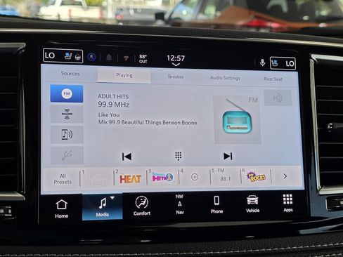 New 2026 Chrysler Pacifica Limited w/ Uconnect Theater Family Group AWD/4WD image 32