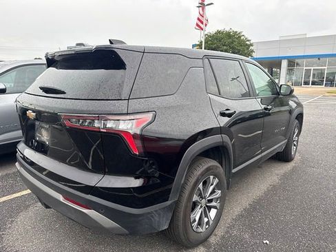 Used 2025 Chevrolet Equinox LT AWD/4WD image 4