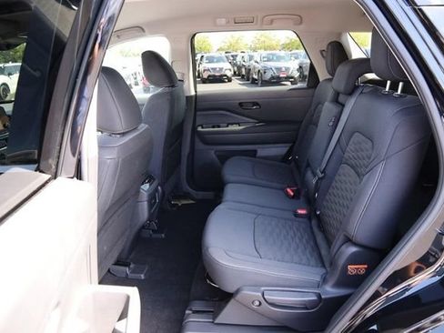 Certified 2025 Nissan Pathfinder SV FWD image 10