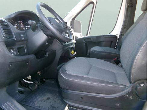 Used 2025 RAM ProMaster 2500 FWD image 10