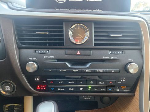 Used 2020 Lexus RX 350L Premium w/ Premium Package image 25