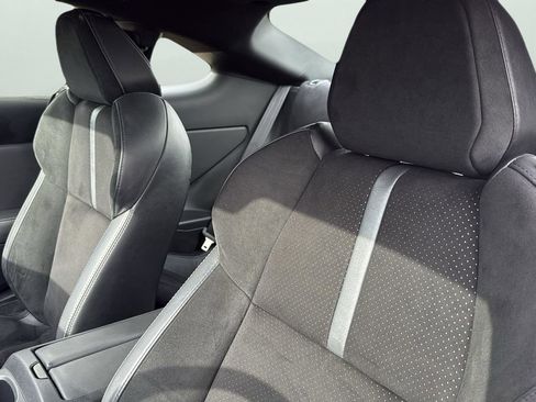 Used 2023 Toyota GR86 Premium image 10