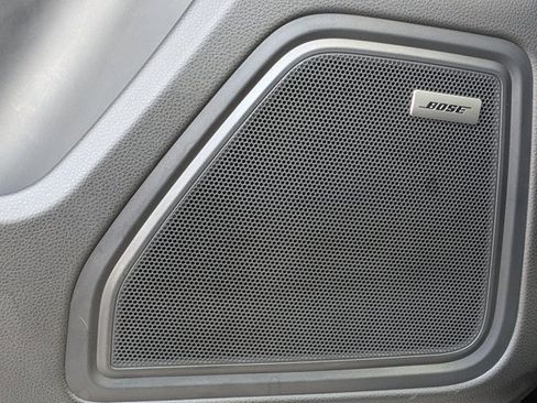 Certified 2025 Porsche Macan image 14