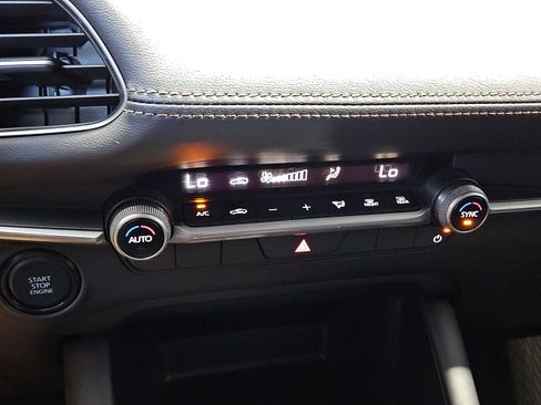Used 2024 MAZDA MAZDA3 s FWD image 13