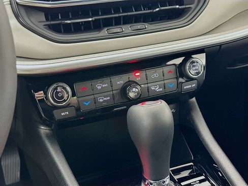 Certified 2025 Jeep Compass Limited AWD/4WD image 24