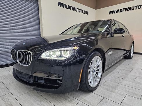 Used 2014 BMW 750Li image 2