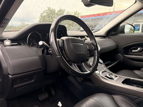 Used 2018 Land Rover Range Rover Evoque SE AWD/4WD image 2