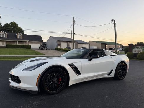 Used 2015 Chevrolet Corvette Z06 w/ 2LZ Preferred Equipment Group RWD image 22