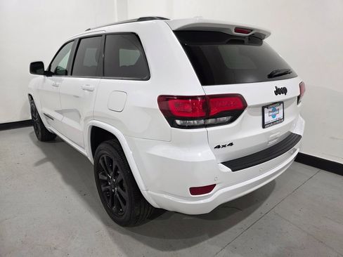 Used 2021 Jeep Grand Cherokee Altitude image 40