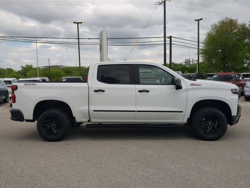 Used 2021 Chevrolet Silverado 1500 LT Trail Boss w/ Convenience Package II image 2