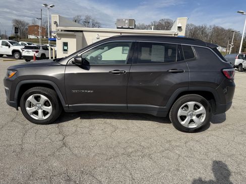 Used 2018 Jeep Compass Latitude w/ Popular Equipment Group image 4