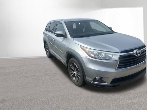 Used 2016 Toyota Highlander XLE w/ Protection Package #3 image 3