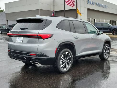 Used 2025 Buick Enclave Sport Touring w/ LPO, All-Weather Package FWD image 4