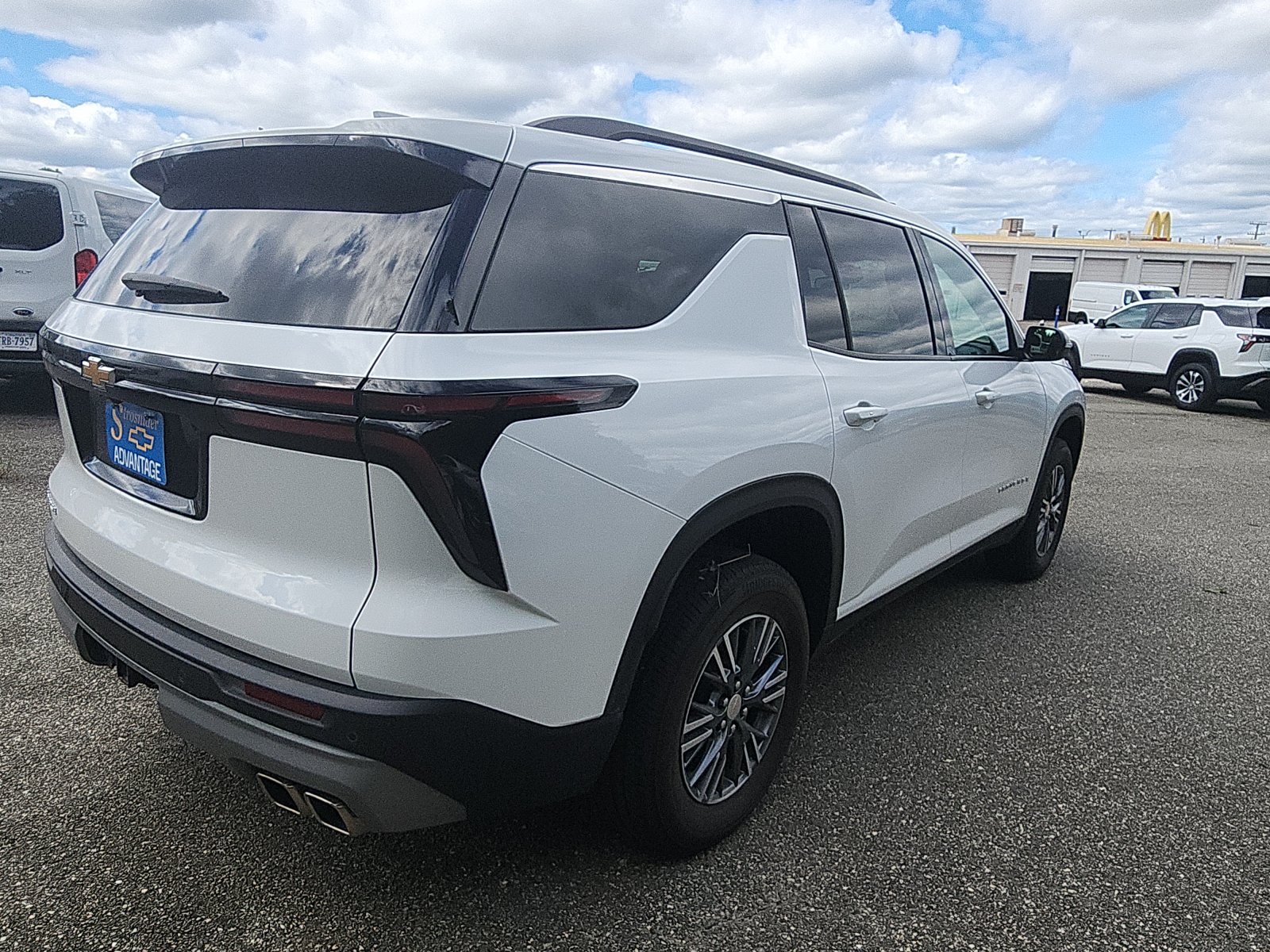Used 2025 Chevrolet Traverse LT FWD image 5