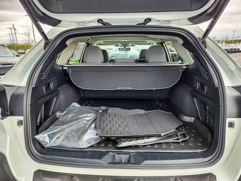 Certified 2025 Subaru Outback Premium w/ Popular Package #1A image 19