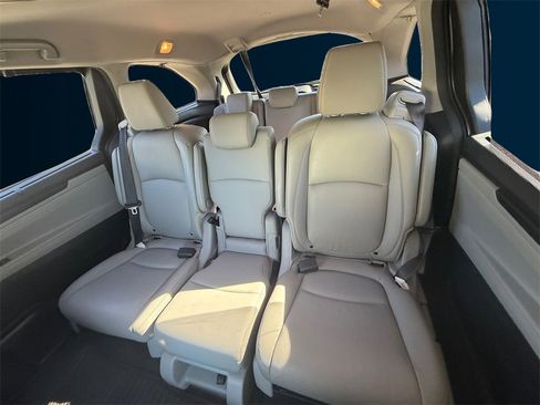 Used 2018 Honda Odyssey Touring image 16