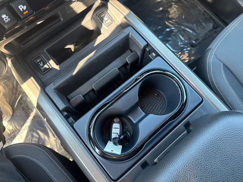 Used 2024 Nissan Titan SV w/ SV Bronze Edition Package image 39