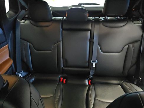 Used 2024 Jeep Compass Limited image 23