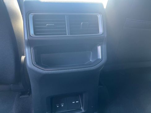 Used 2025 Volkswagen Atlas Cross Sport SE image 24