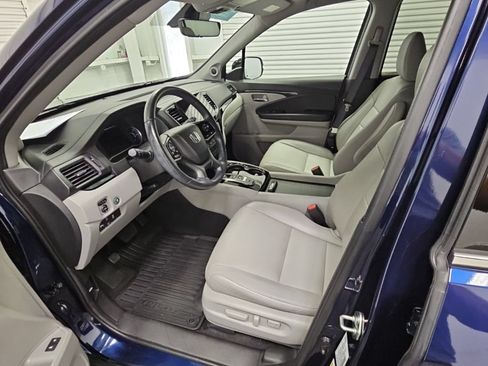 Used 2021 Honda Pilot Touring image 11