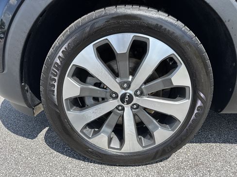 Used 2022 Kia Telluride S FWD image 13