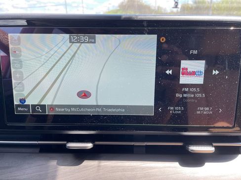 Used 2023 Kia Carnival EX FWD image 20